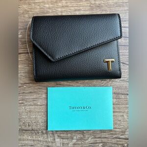 NWT‼️ 100% Authentic Tiffany & Co T Wallet 71935299 Trifold Wallet Leather